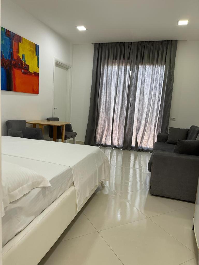Shëngjin Hotel Adria מראה חיצוני תמונה