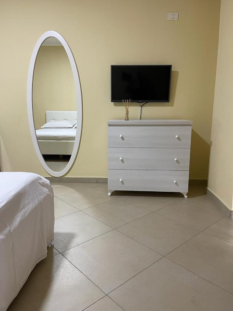 Shëngjin Hotel Adria מראה חיצוני תמונה