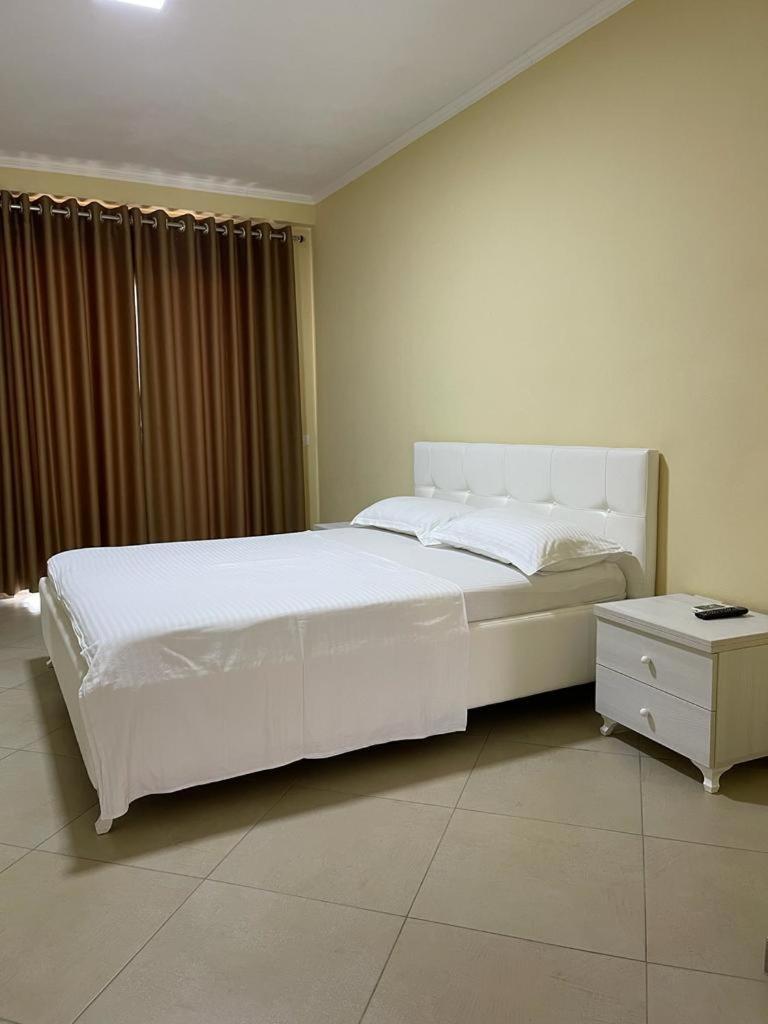 Shëngjin Hotel Adria מראה חיצוני תמונה