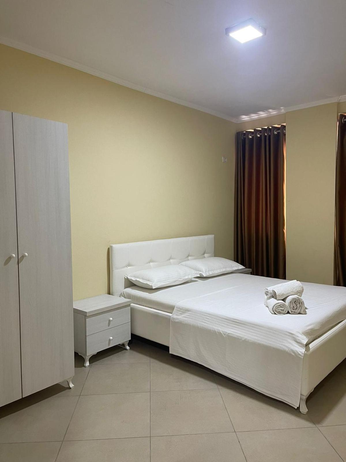 Shëngjin Hotel Adria מראה חיצוני תמונה