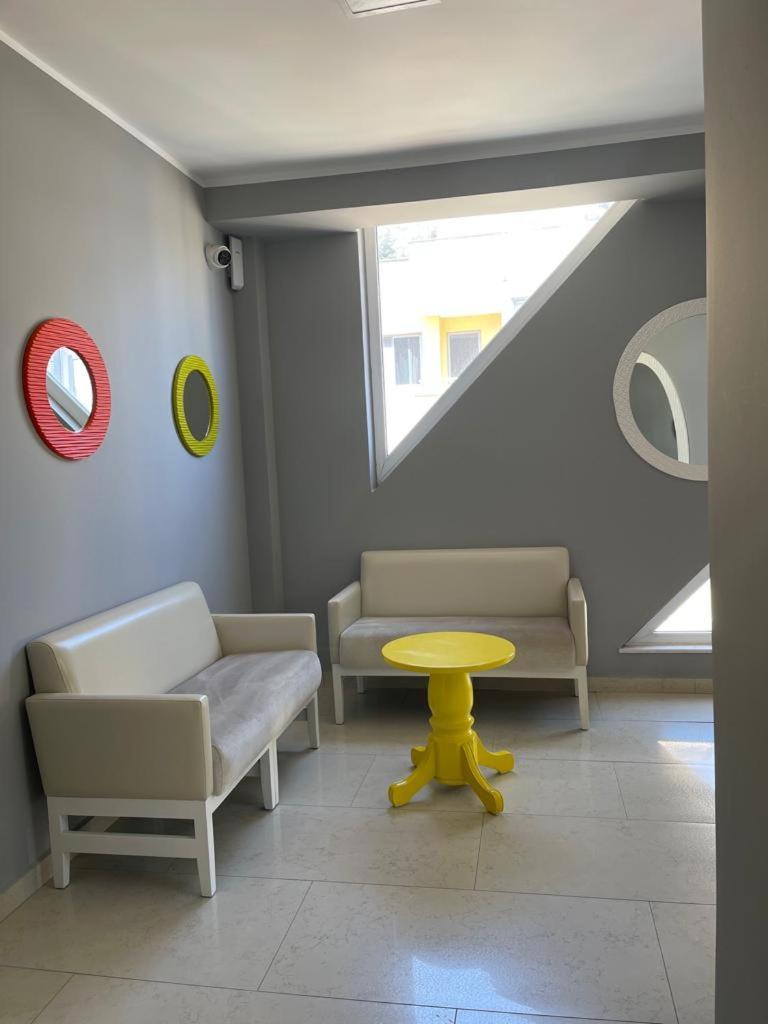Shëngjin Hotel Adria מראה חיצוני תמונה