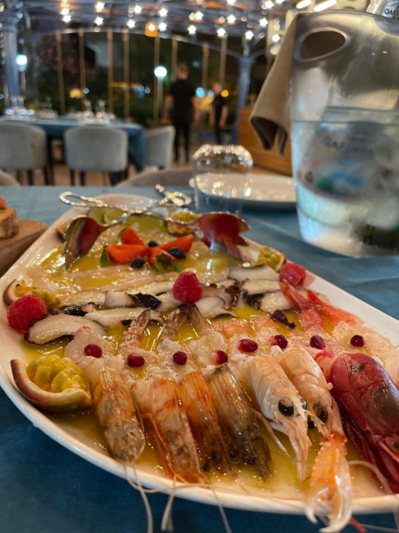 Shëngjin Hotel Adria מראה חיצוני תמונה