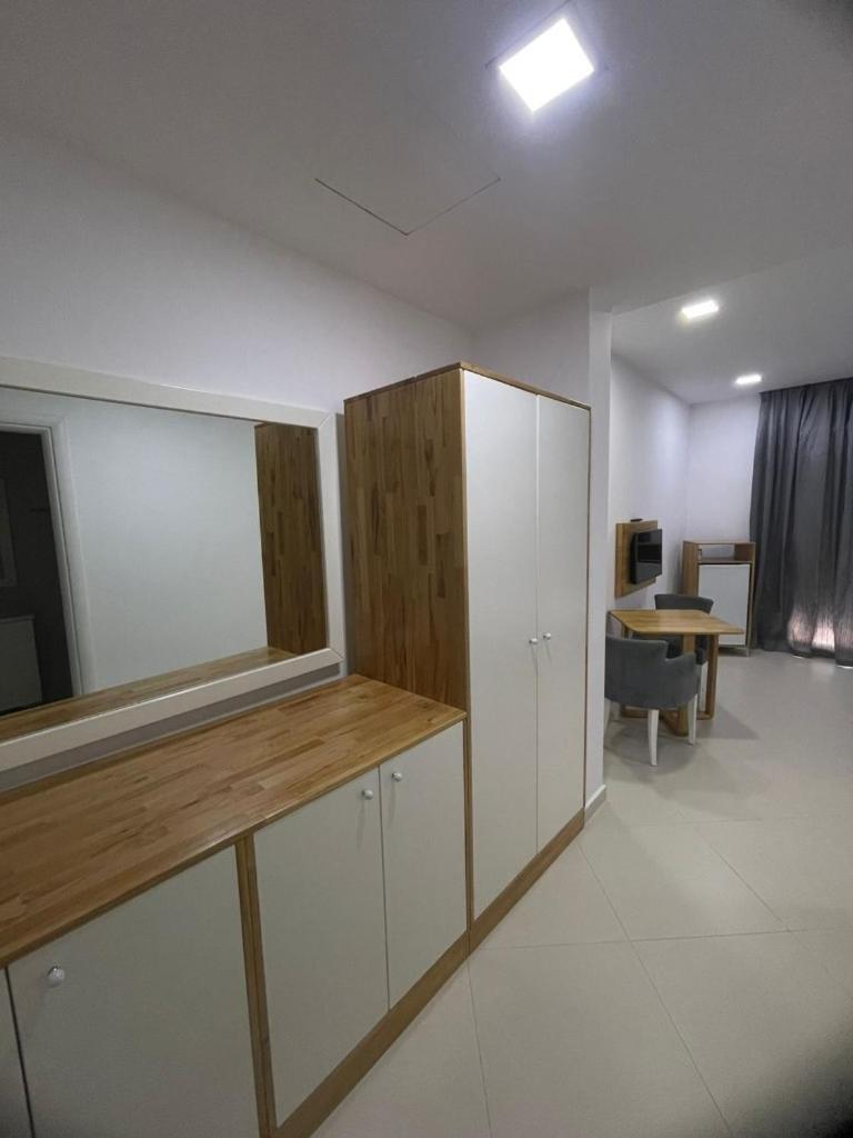 Shëngjin Hotel Adria מראה חיצוני תמונה