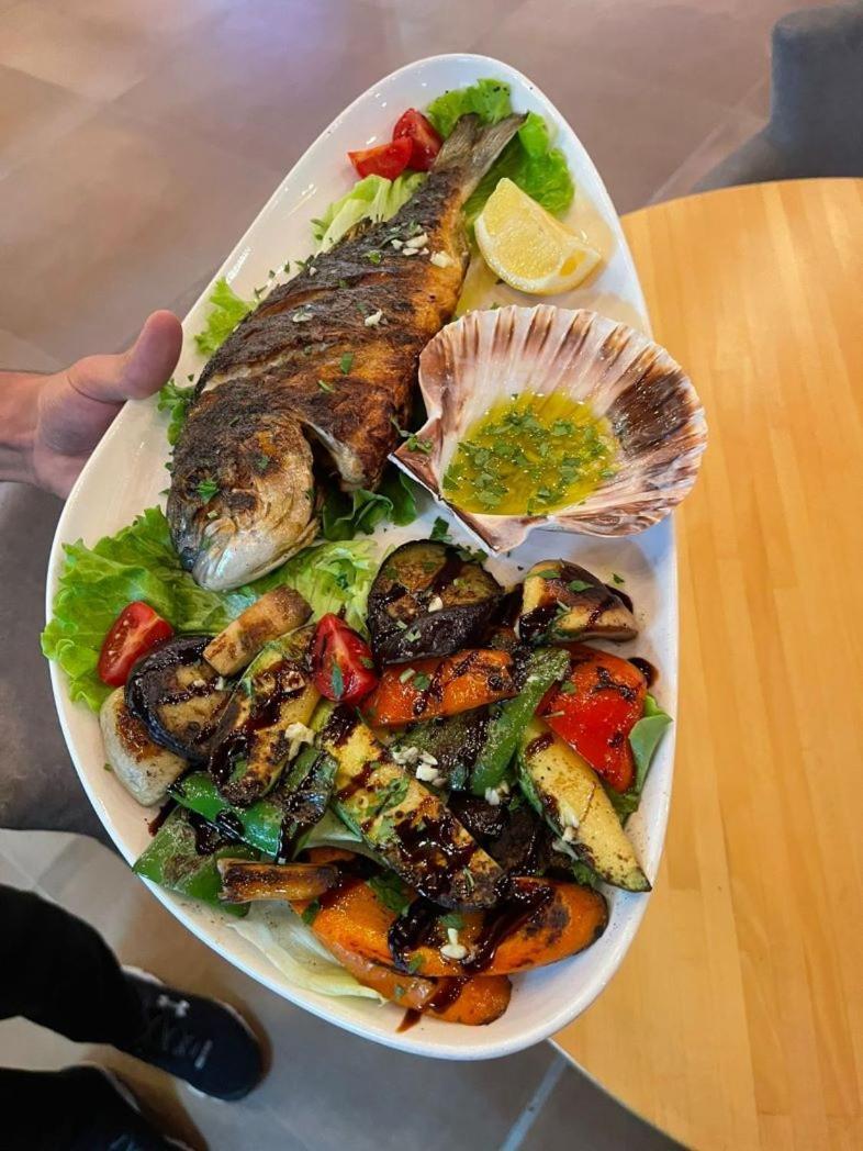 Shëngjin Hotel Adria מראה חיצוני תמונה