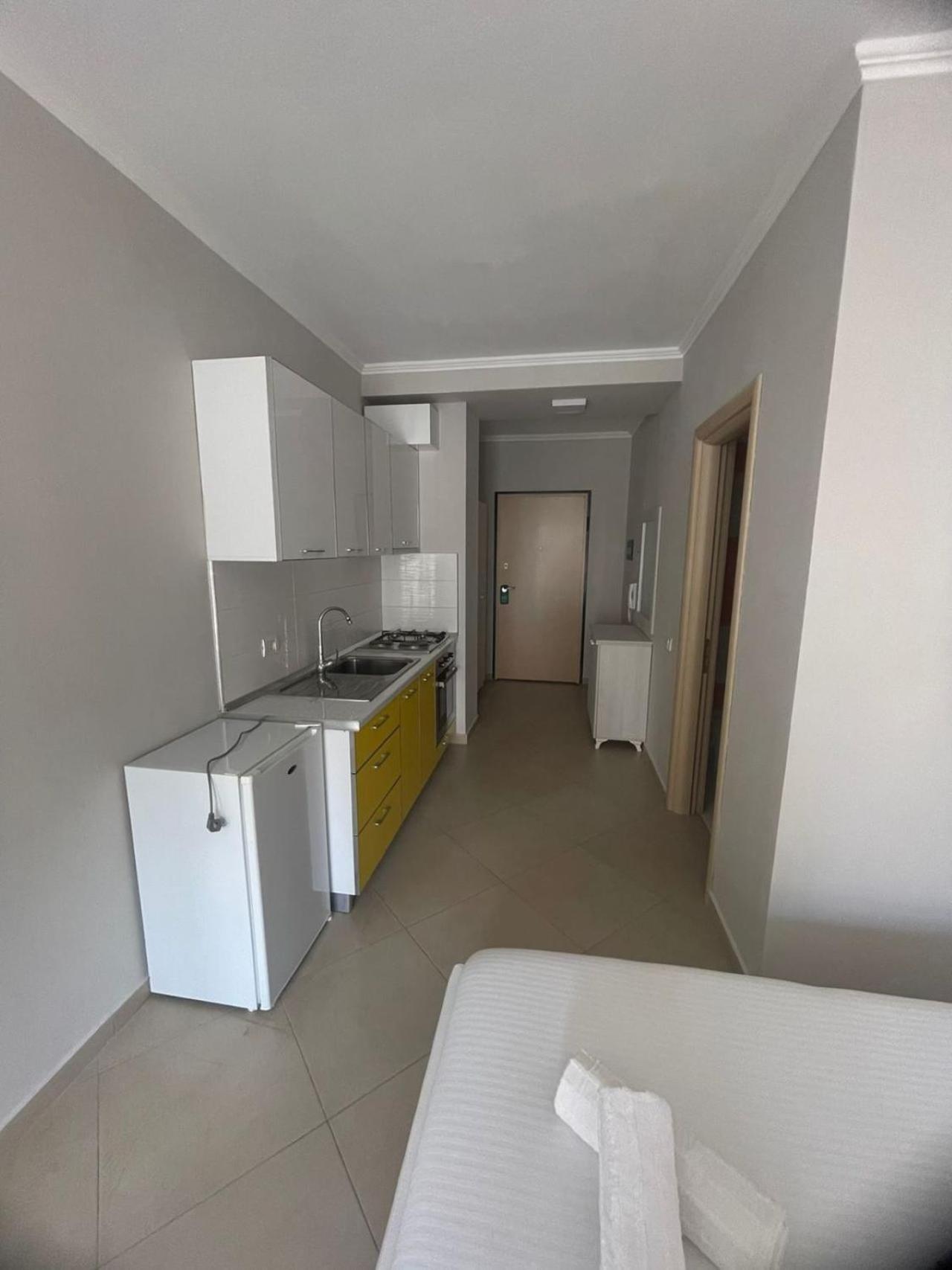 Shëngjin Hotel Adria מראה חיצוני תמונה